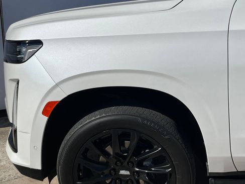 Used 2023 Cadillac Escalade Sport w/ LPO, ONYX Package image 11