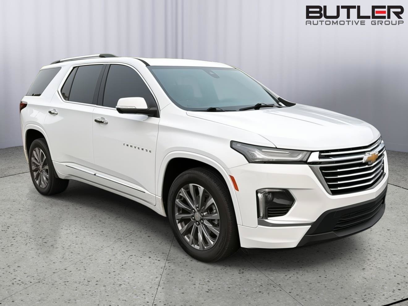 Used 2023 Chevrolet Traverse Premier FWD image 5
