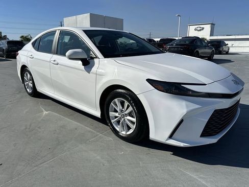Used 2025 Toyota Camry LE image 21