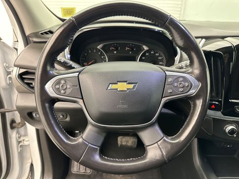 Certified 2020 Chevrolet Traverse LT w/ LPO, Black Accent Package AWD/4WD image 15