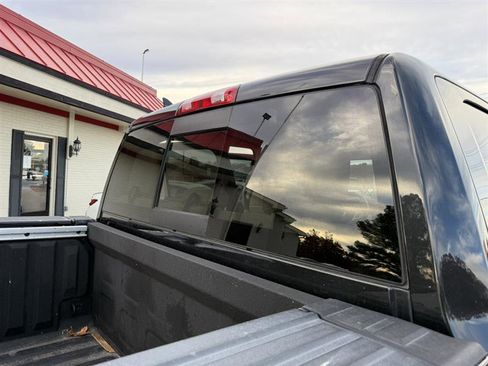 Used 2016 RAM 1500 Laramie w/ Convenience Group image 12