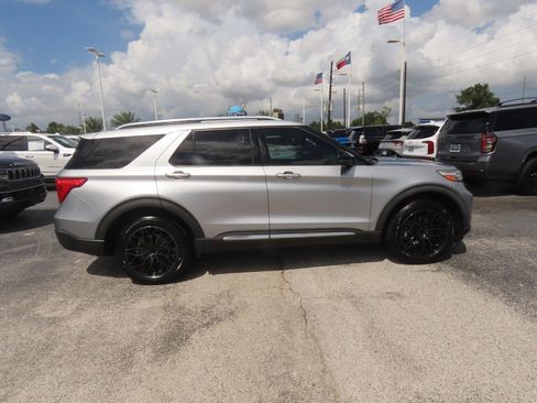 Used 2020 Ford Explorer Platinum w/ Premium Technology Package AWD/4WD image 10