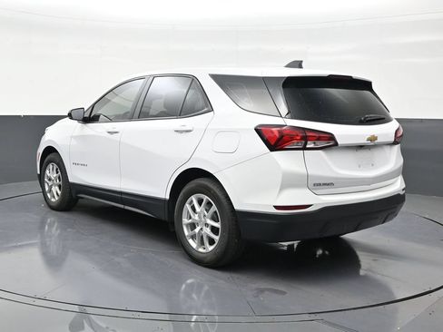 Used 2024 Chevrolet Equinox LS FWD image 3