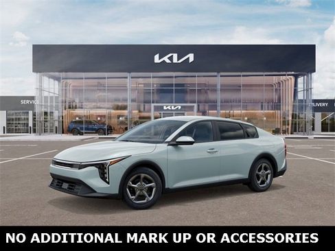 New 2026 Kia K4 LXS image 3