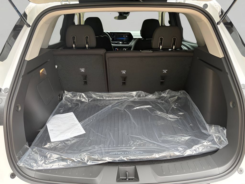 New 2026 Chevrolet TrailBlazer LT w/ Midnight Edition FWD image 6