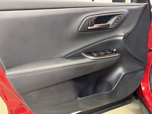 Used 2025 Toyota Crown Signia image 8