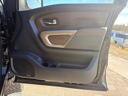 Used 2020 Nissan Titan Platinum Reserve w/ Moonroof Package AWD/4WD image 25