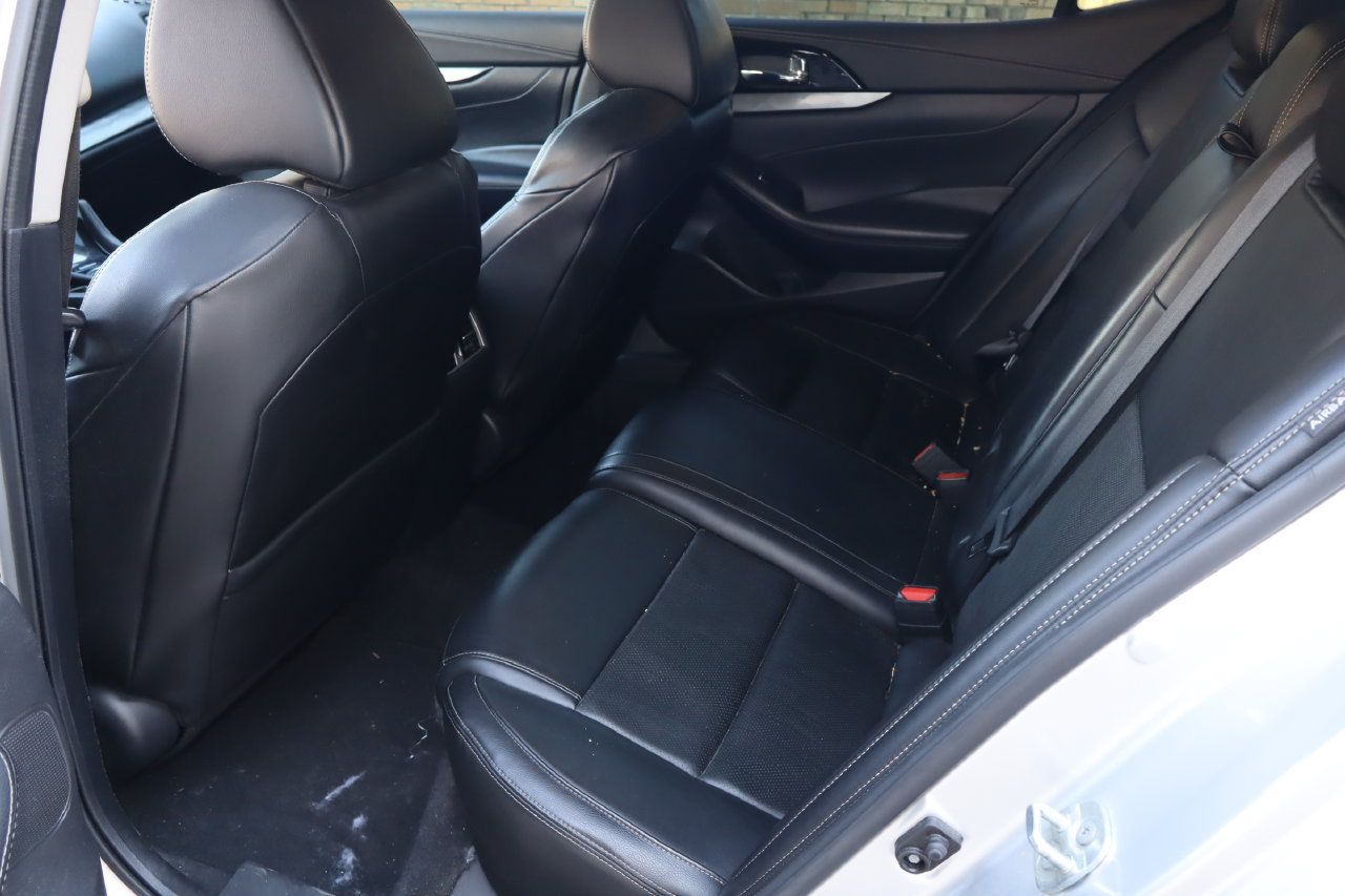 Used 2022 Nissan Maxima SV w/ Floor Mat Group FWD image 5