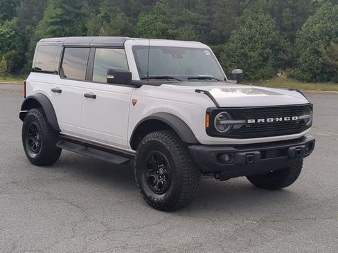 Certified 2025 Ford Bronco Badlands AWD/4WD image 2