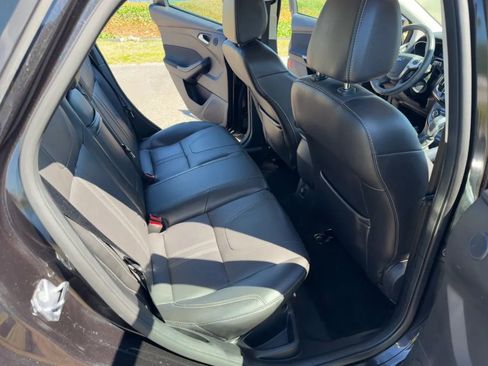 Used 2012 Ford Focus Titanium image 15