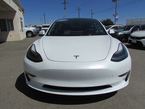 Used 2023 Tesla Model 3 Standard Range RWD image 3