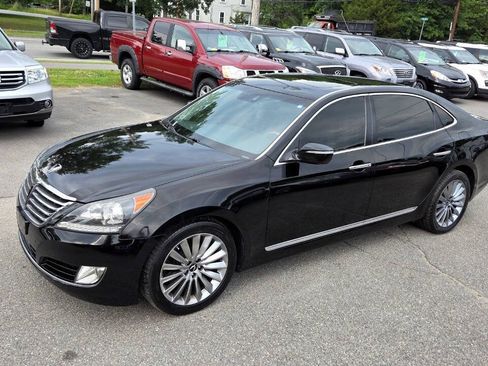 Used 2015 Hyundai Equus Signature RWD image 2