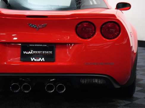 Used 2013 Chevrolet Corvette Z06 w/ 2LZ Preferred Equipment Group RWD image 16