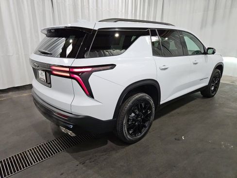 New 2026 Chevrolet Traverse LT image 3