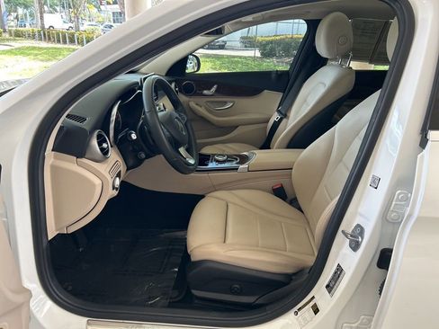 Used 2018 Mercedes-Benz C 300 4MATIC Sedan image 5