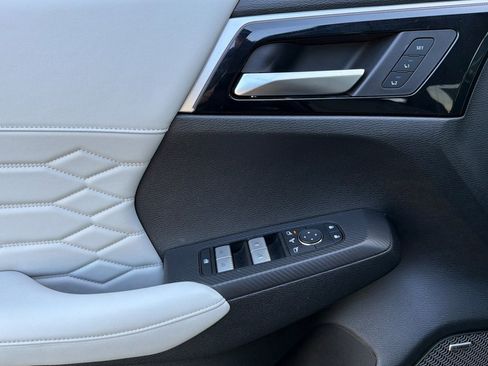 Used 2025 Mitsubishi Outlander SEL FWD image 11