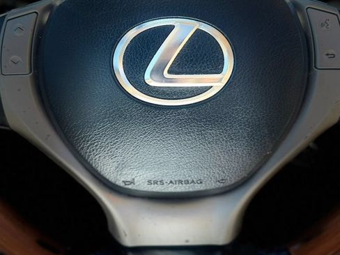 Used 2013 Lexus ES 300h w/ Luxury Pkg FWD image 40