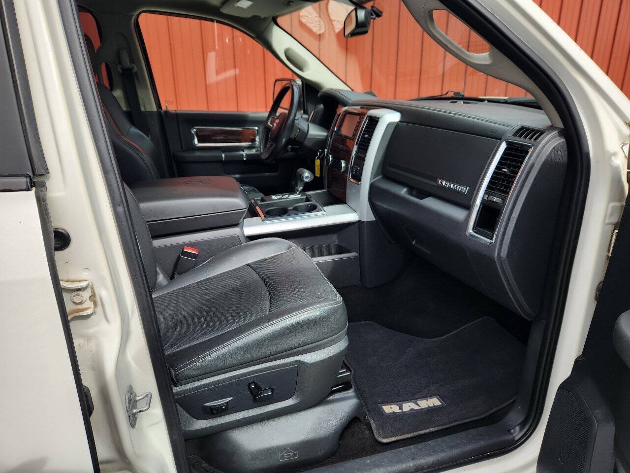 Used 2009 Dodge Ram 1500 Truck Laramie AWD/4WD image 12