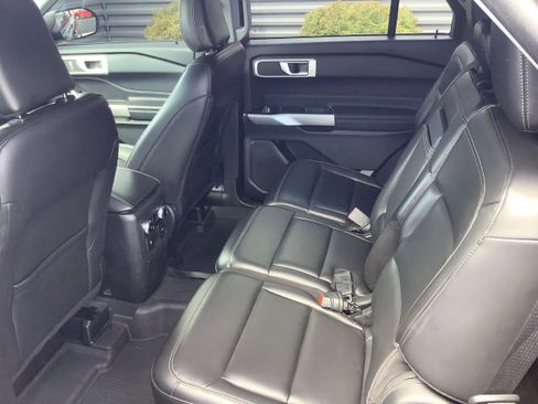 Certified 2023 Ford Explorer XLT w/ Equipment Group 202A AWD/4WD image 7