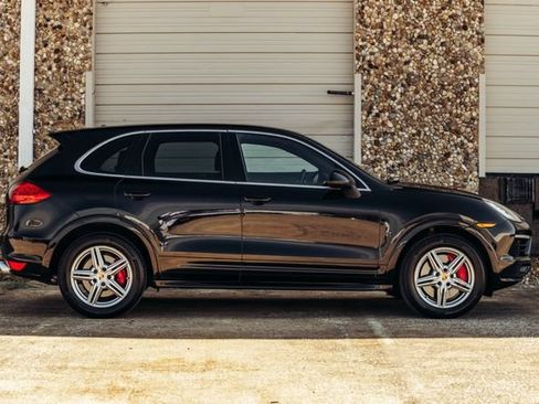 Used 2012 Porsche Cayenne Turbo AWD/4WD image 10