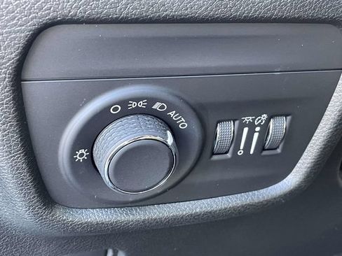 Used 2023 Jeep Grand Cherokee Altitude RWD image 20