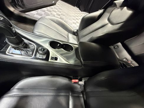 Used 2018 INFINITI Q60 3.0t Luxe image 15