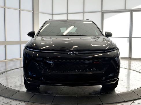 Used 2024 Chevrolet Equinox EV RS image 3