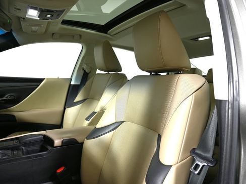 Used 2019 Lexus ES 350 w/ Premium Package FWD image 5