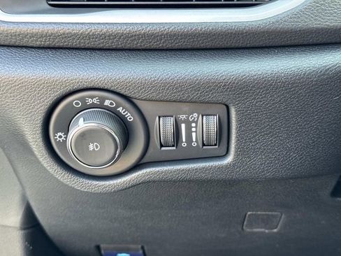 New 2026 Chrysler Pacifica Select FWD image 29