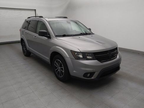 Used 2019 Dodge Journey SE w/ Connectivity Group FWD image 13