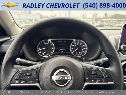 Used 2025 Nissan Sentra SV image 6