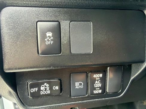 Used 2020 Toyota Tacoma TRD Sport AWD/4WD image 18