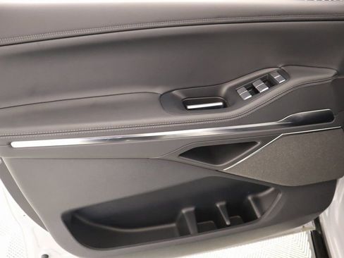 New 2025 Lincoln Navigator Reserve AWD/4WD image 17