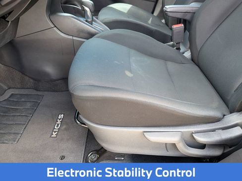 Certified 2023 Nissan Kicks S FWD image 17
