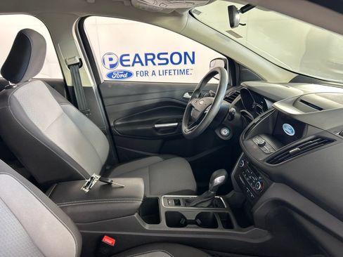 Used 2018 Ford Escape SE w/ SE Sync 3 Package AWD/4WD image 17