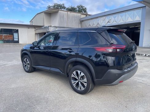 Used 2021 Nissan Rogue SV image 7