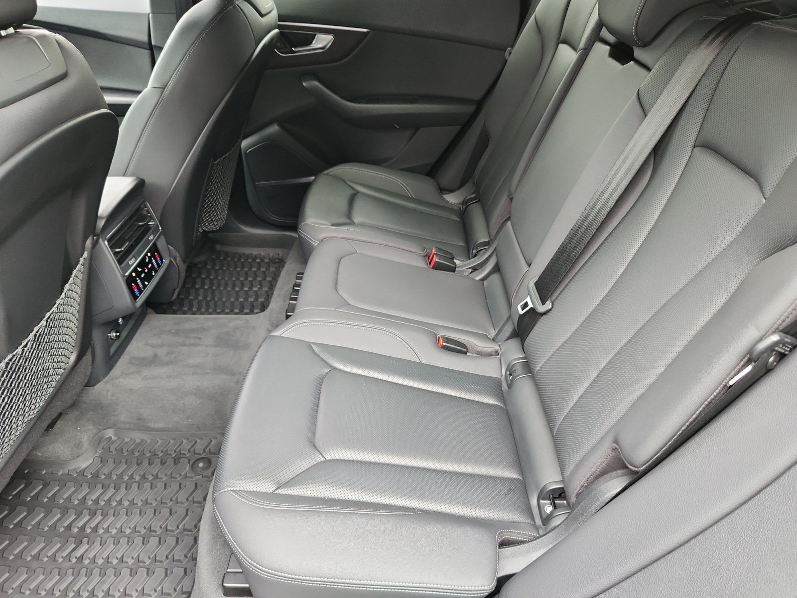 Used 2019 Audi Q8 Prestige AWD/4WD image 17