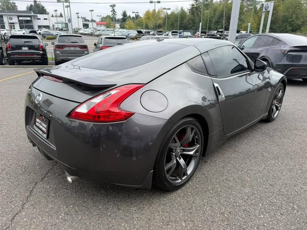 Used 2010 Nissan 370Z Touring w/ Sport Pkg RWD image 4