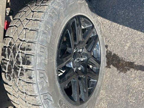 Used 2022 Chevrolet Silverado 1500 LT Trail Boss image 23