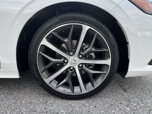 Used 2022 Honda Civic Touring image 11