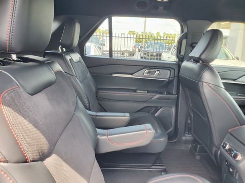 Used 2025 Ford Explorer ST RWD image 33