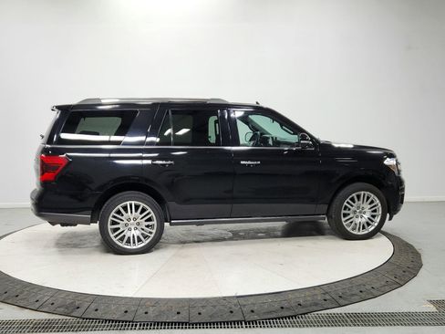 Used 2024 Ford Expedition Limited image 8