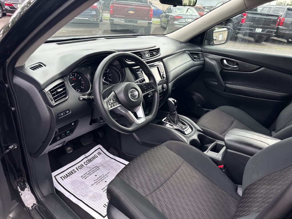 Used 2018 Nissan Rogue S AWD/4WD image 12