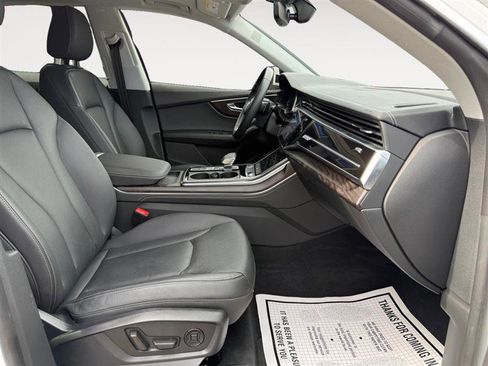 Used 2023 Audi Q8 Premium Plus w/ Premium Plus Package image 16