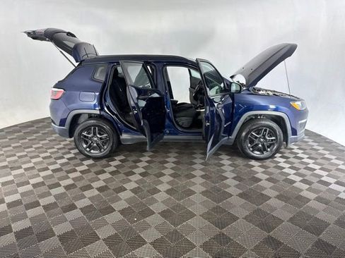 Used 2018 Jeep Compass Sport w/ Tech Group FWD image 16