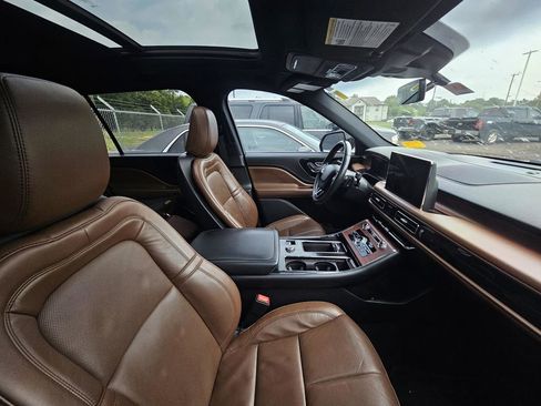 Used 2023 Lincoln Aviator Reserve w/ Equipment Group 201A RWD image 8