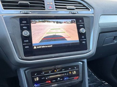 Used 2024 Volkswagen Tiguan SE image 9