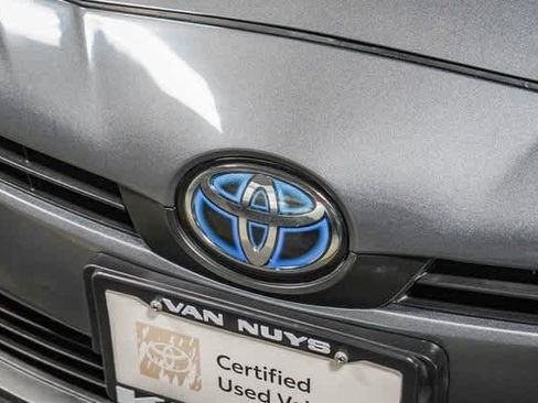 Certified 2020 Toyota Prius LE image 8