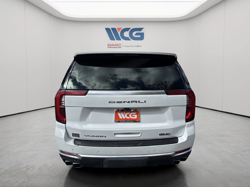 Used 2025 GMC Yukon XL Denali AWD/4WD image 4