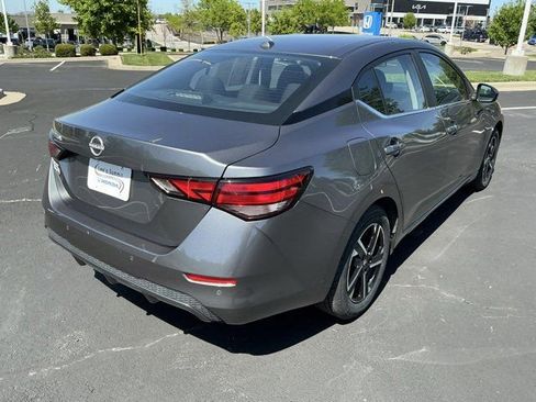 Used 2025 Nissan Sentra SV FWD image 3